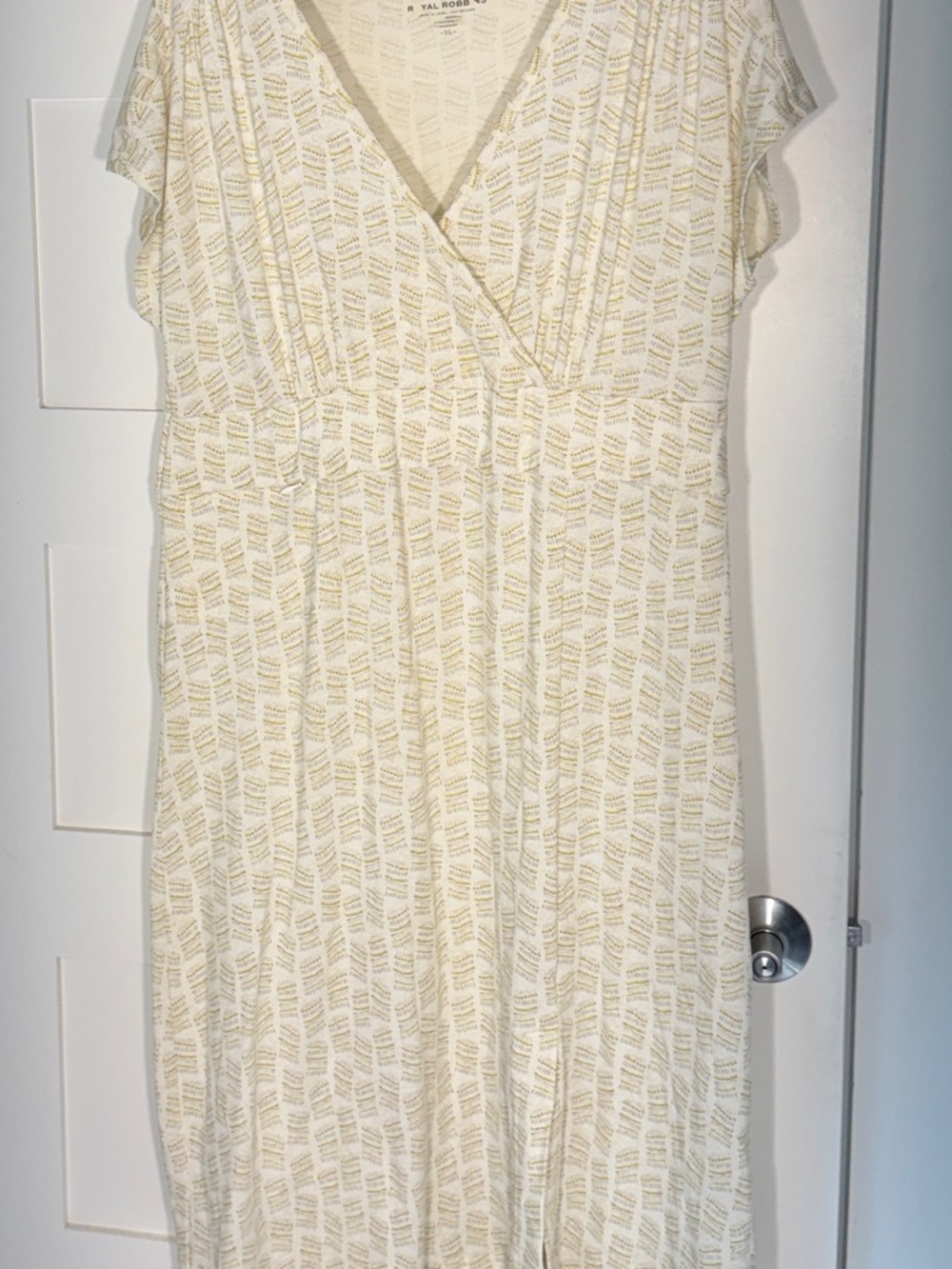 Royal Robbin Size XL VNeck Short Sleeve Zip Pocket Dress Tencel Midi Stretch